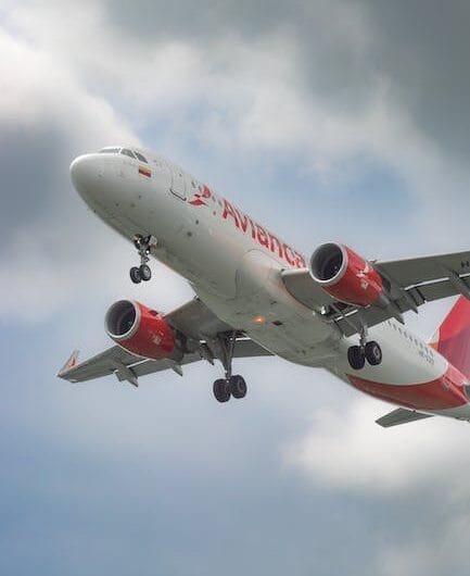 Un Chatbot Délirant chez Air Canada: Quand l’IA Prend l’Avion Sans Billet