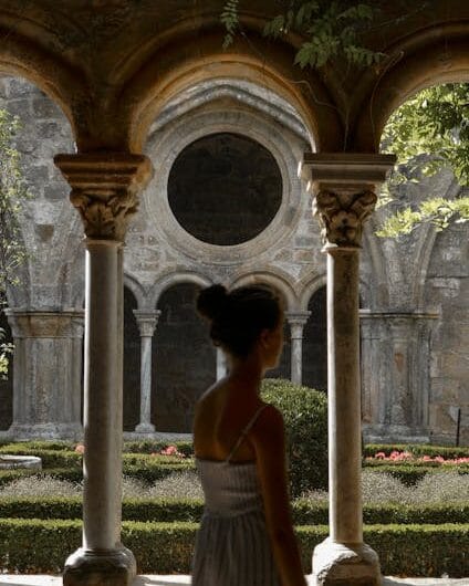 Une tribu insolite débarque à l’abbaye de Beauport !