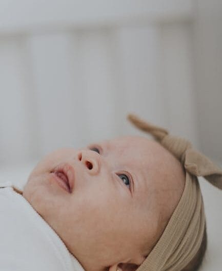Une centenaire voyageuse prise pour un bébé par la compagnie aérienne