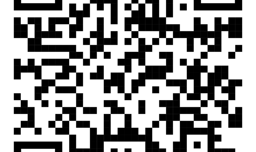 Un homme court avec un T-shirt QR code pour décrocher un job : la recherche d’emploi version 2.0 !