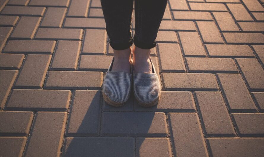 Ces espadrilles made in Perpignan repoussent les moustiques : la fin des piqûres en terrasse ?