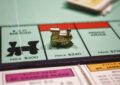 Insolite : Le Mont Saint-Michel sort son Monopoly, attention à la case prison chez les moines !