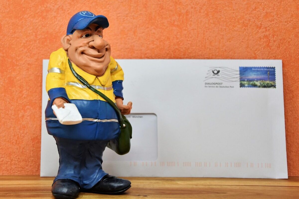 Ce télégramme met 56 ans à arriver : quand La Poste invente la livraison au siècle prochain !