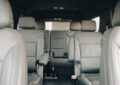 Cette banquette de Volkswagen est tellement large qu'elle a besoin de plus de ceintures de sécurité !
