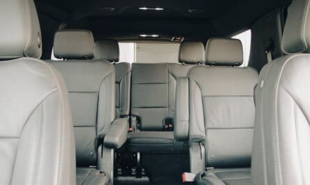 Cette banquette de Volkswagen est tellement large qu'elle a besoin de plus de ceintures de sécurité !