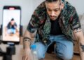 Condamnée pour avoir cassé un œuf sur la tête de sa fille : quand TikTok va trop loin