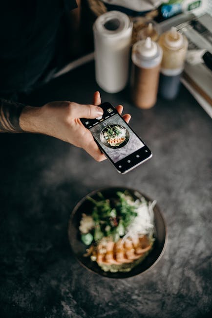La nouvelle "folie culinaire" des influenceurs américains : s'extasier devant une tomate crue à 85 dollars !