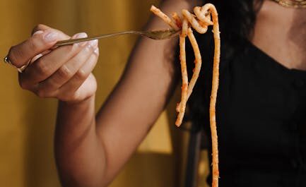 Le défi spaghetti belge qui rend fou internet : 2,3 kg de pâtes en 30 minutes !