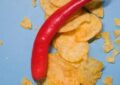 Panneaux volés, chips infernales et Montcuq : le best-of des bizarreries françaises qui font rire !