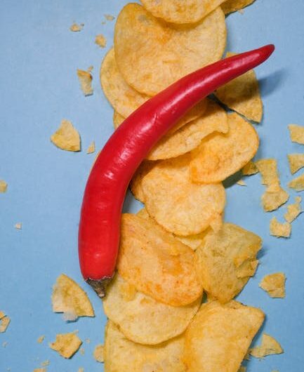 Panneaux volés, chips infernales et Montcuq : le best-of des bizarreries françaises qui font rire !