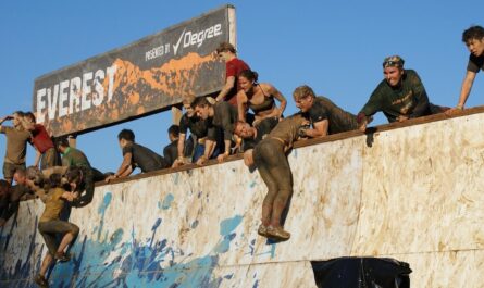 Quand le Vin Rencontre Ninja Warrior : La Course la Plus Délirante de France Revient en Dordogne !