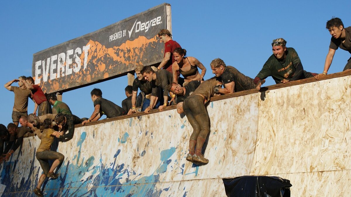 Quand le Vin Rencontre Ninja Warrior : La Course la Plus Délirante de France Revient en Dordogne !
