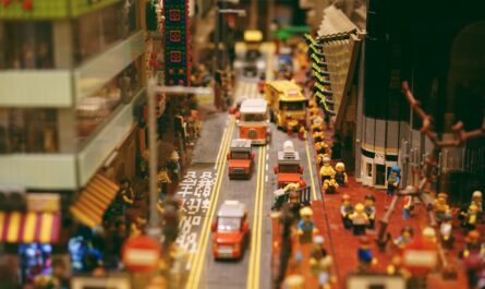 Quand les pilotes de F1 font la course en LEGO : le délire géant du Grand Prix de Miami !