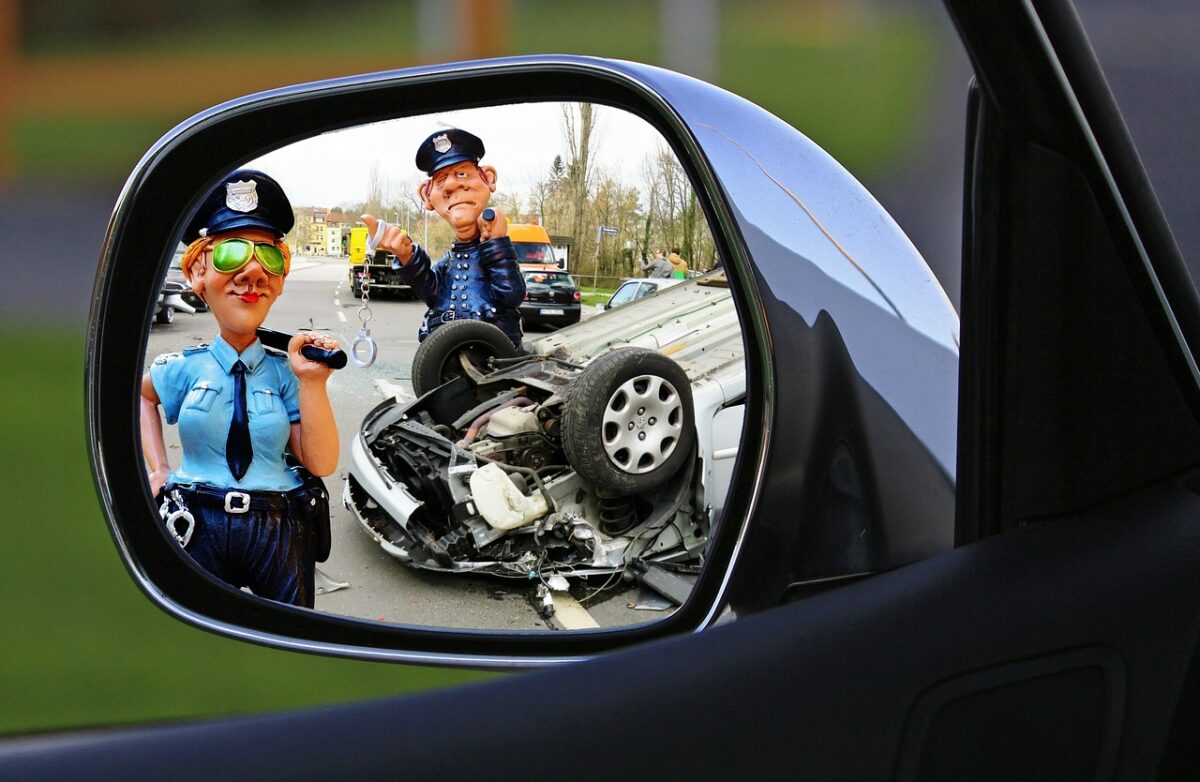 Une nonagénaire s'échappe d'un Ehpad et provoque un accident... avec la voiture du directeur !