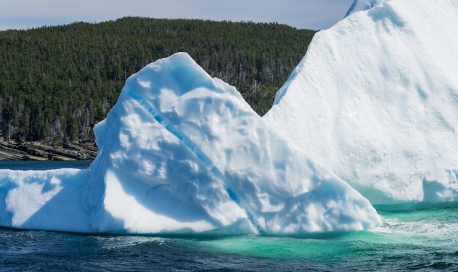 Ce mystérieux iceberg noir au Canada fait flipper Internet (et les scientifiques aussi !)