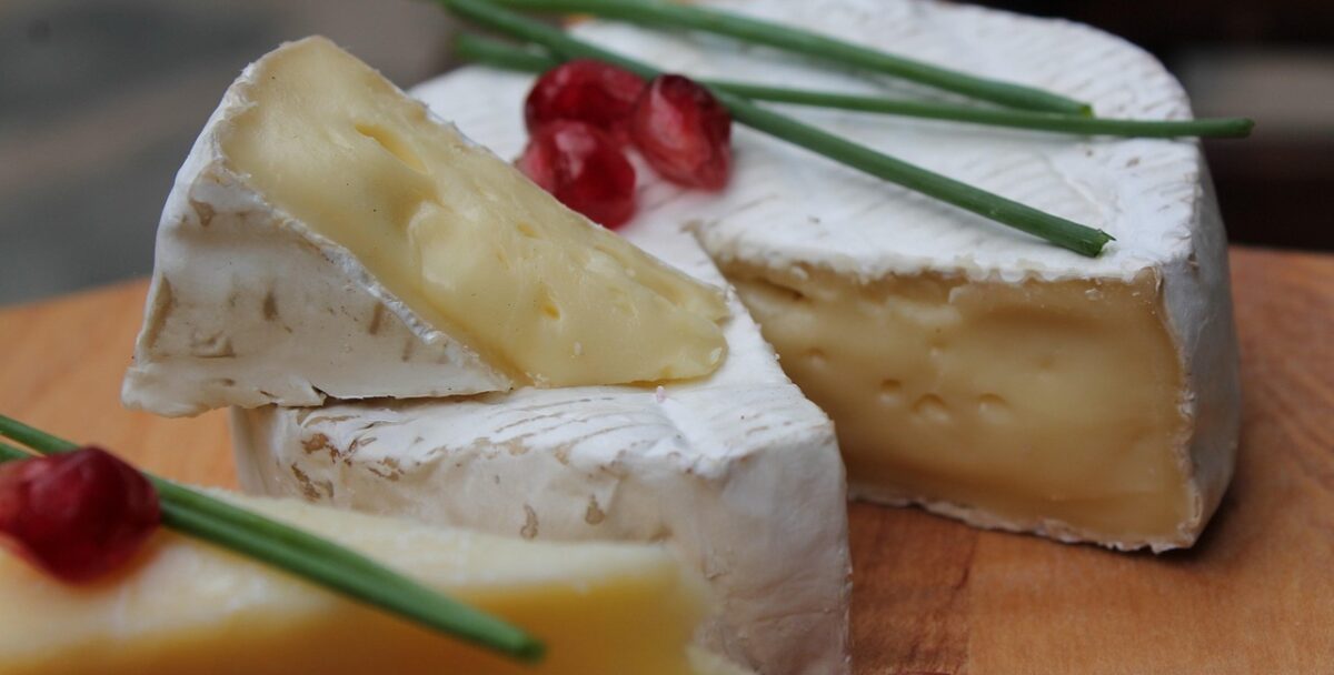 Un camembert gratuit pour les bacheliers qui ont choisi le bon sujet ? Cette maire normande a eu une idée géniale !