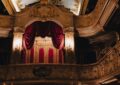 Un château vendu aux enchères par une troupe de théâtre ? L'idée géniale qui fait fureur en Loire-Atlantique !