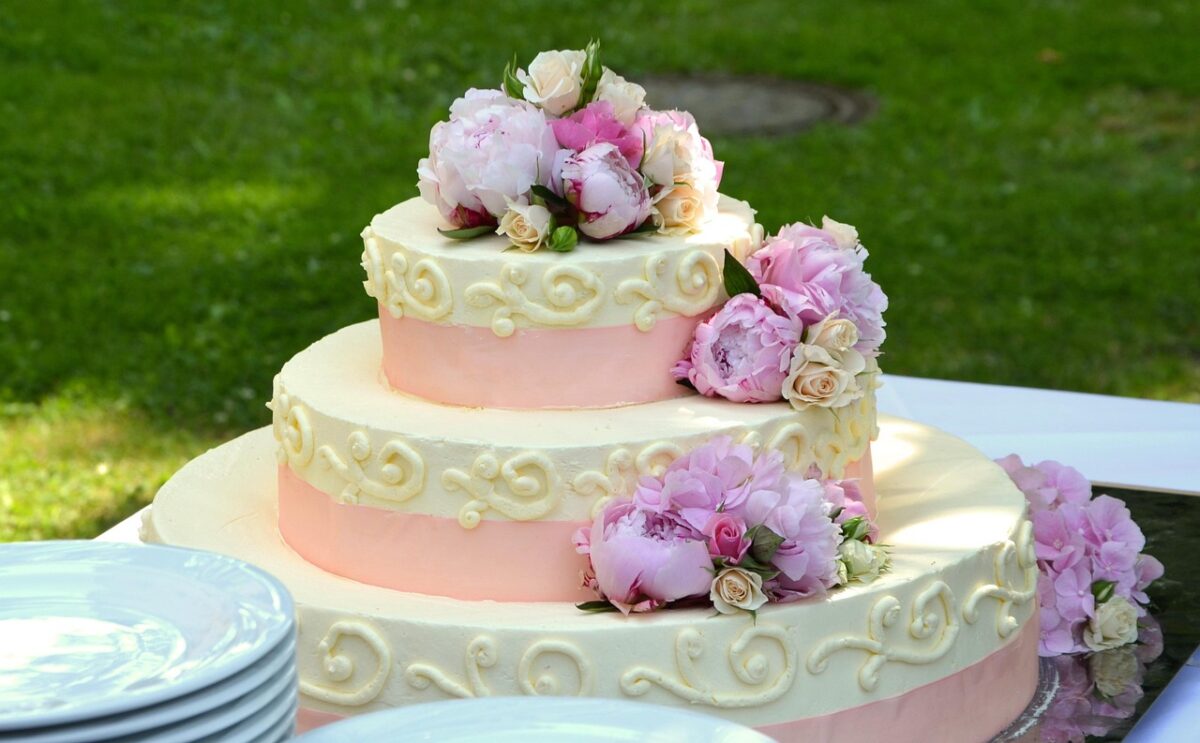 Ce Britannique a acheté 3600€ une part de gâteau de 78 ans... et compte la manger !