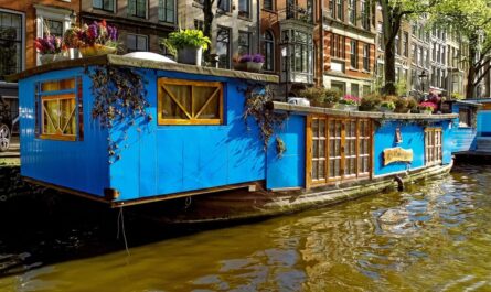 Cette maison-bateau de 600 000€ avec sauna fait sensation à Nancy et vous allez halluciner !