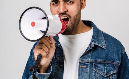 Dans ce village français, mentir peut vous faire roi : bienvenue dans le concours le plus déjanté de l'été !