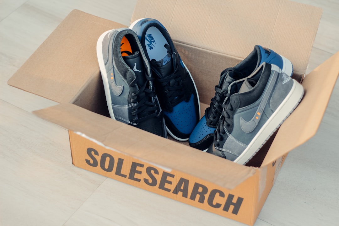 Des sangliers en maillot de bain et des baskets espionnes : quand l'été 2025 devient complètement fou !