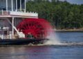 Un Nantais fabrique son bateau à aubes maison et fait sensation sur la Loire !