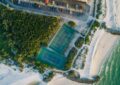 Quand la mer décide du planning : ce tournoi de tennis complètement fou où Gasquet et Paire jouent sur le sable !