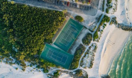 Quand la mer décide du planning : ce tournoi de tennis complètement fou où Gasquet et Paire jouent sur le sable !
