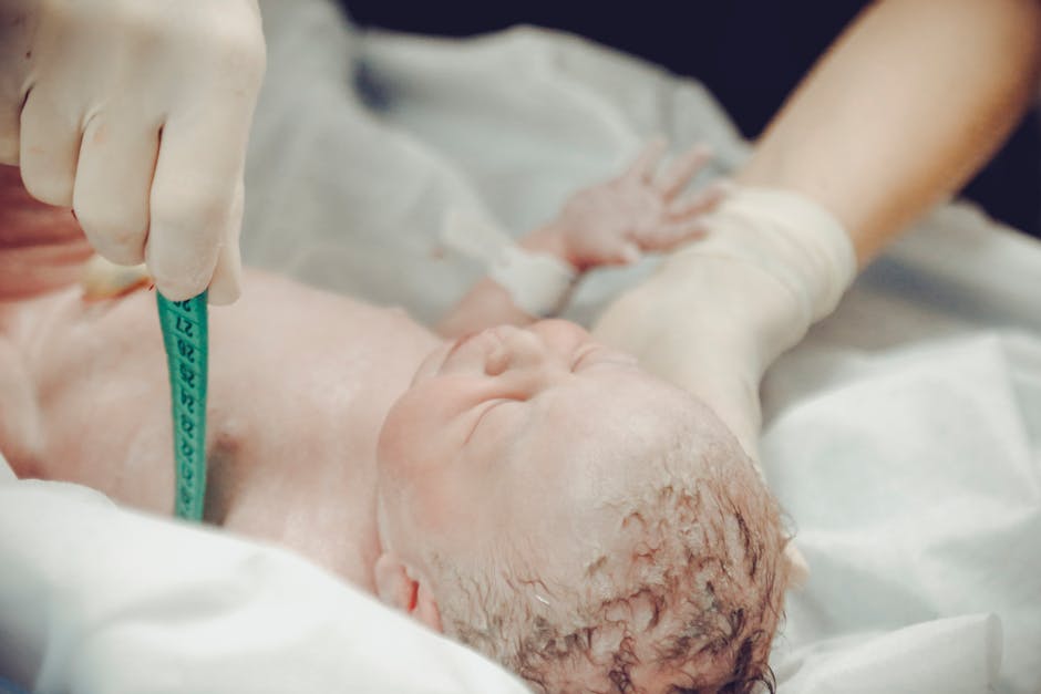 Un bébé tchèque de 5,5 kilos fait sensation : "J'avais l'impression de porter des jumeaux !"