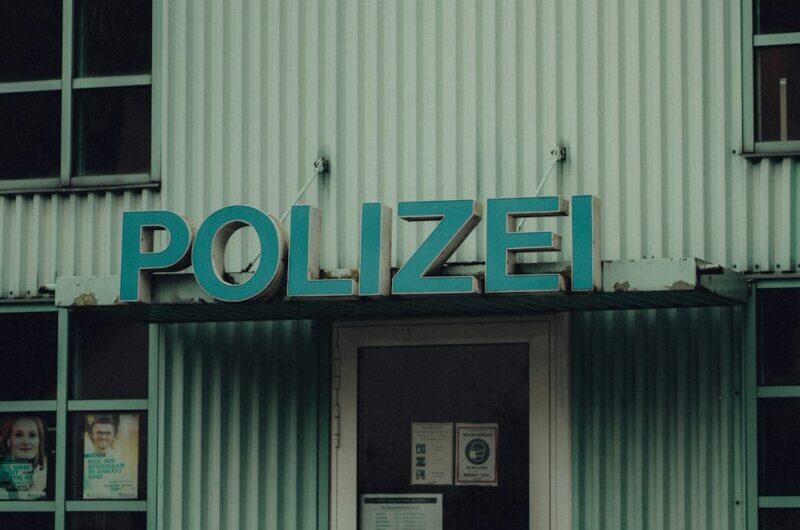 Quand la police de Stuttgart cachait des radars dans des poubelles : l’invention la plus insolite des années 80 !