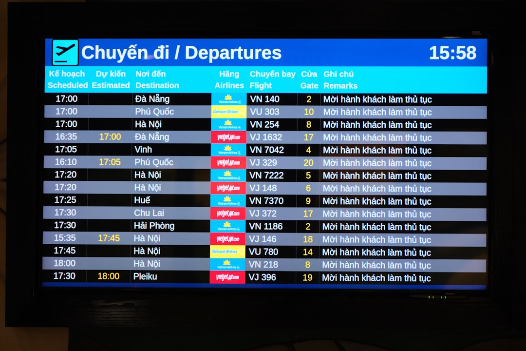 Quand l'AS Monaco transforme l'aéroport de Nice en défilé de mode... en caleçon !