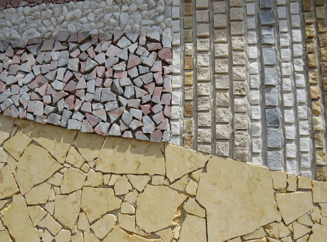Quand les carreaux invendus trouvent une seconde vie : la révolution du carrelage gratuit !
