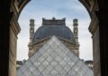 Quand le fabricant du monte-charge du Louvre transforme un cambriolage en pub géniale