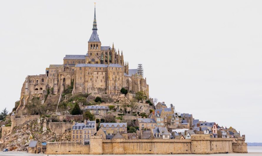 Quand un influenceur américain transforme le Mont-Saint-Michel en château de jeu vidéo (et fait le buzz mondial !)
