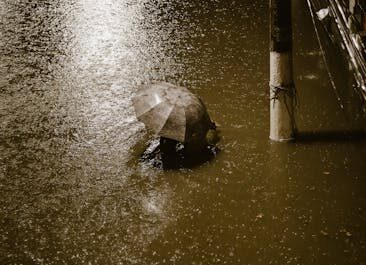 Un pêcheur toulonnais transforme l'orage en sortie de rêve : quand la passion n'a pas de limites !