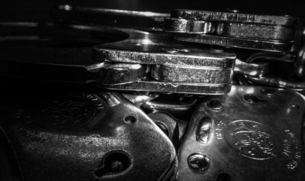 Un voleur avale sa chaîne en or volée et finit aux urgences : le scanner révèle tout !