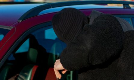 Arrêtés pour vol d'Audi, ils tentent de planquer les clés… dans la voiture des gendarmes !