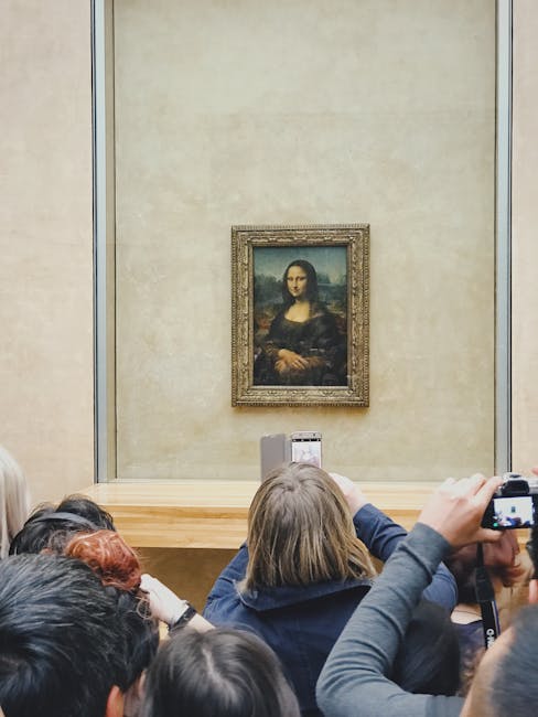 Deux TikTokeurs belges accrochent un faux tableau au Louvre (oui, vraiment)