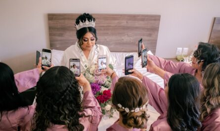 Quand Mimie Mathy joue les gendarmes en plein mariage Zoom : "Mais taisez-vous !"