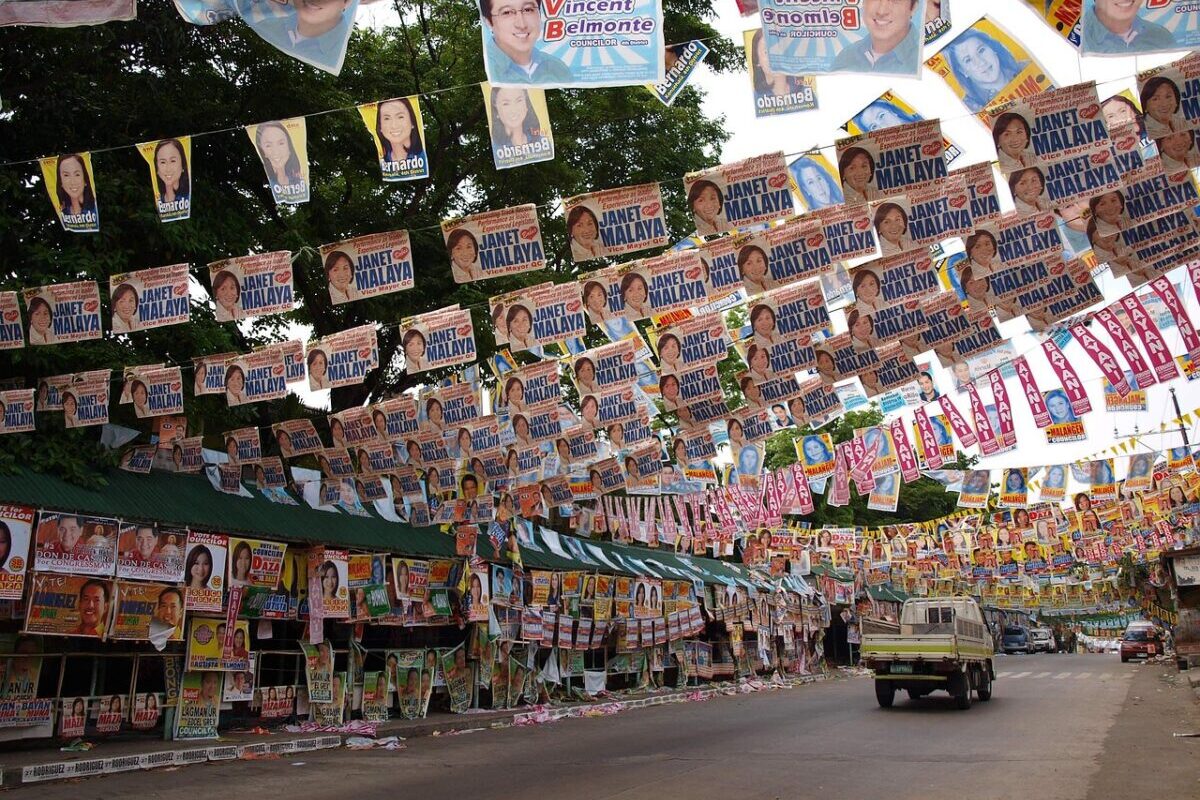 À Toulouse, la campagne municipale 2026 part en freestyle : préservatifs, rap et running… qui dit mieux ?
