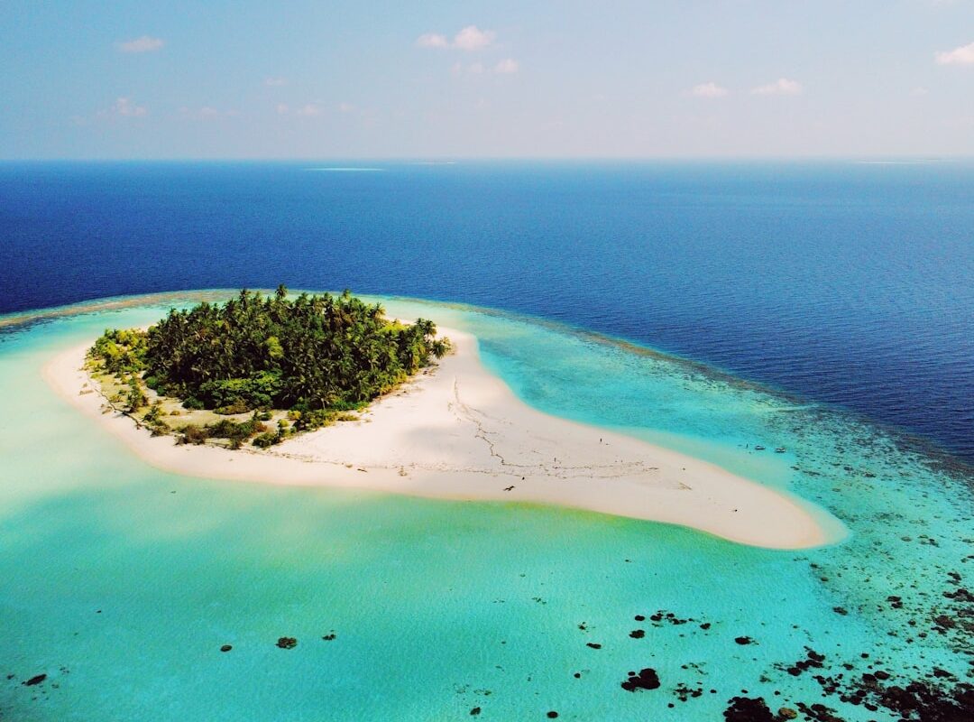 Il débarque sur l’île la plus interdite du monde avec du Coca : il risque très gros