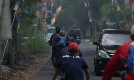 Il veut 500 signatures de maires… en faisant 10 000 km à vélo
