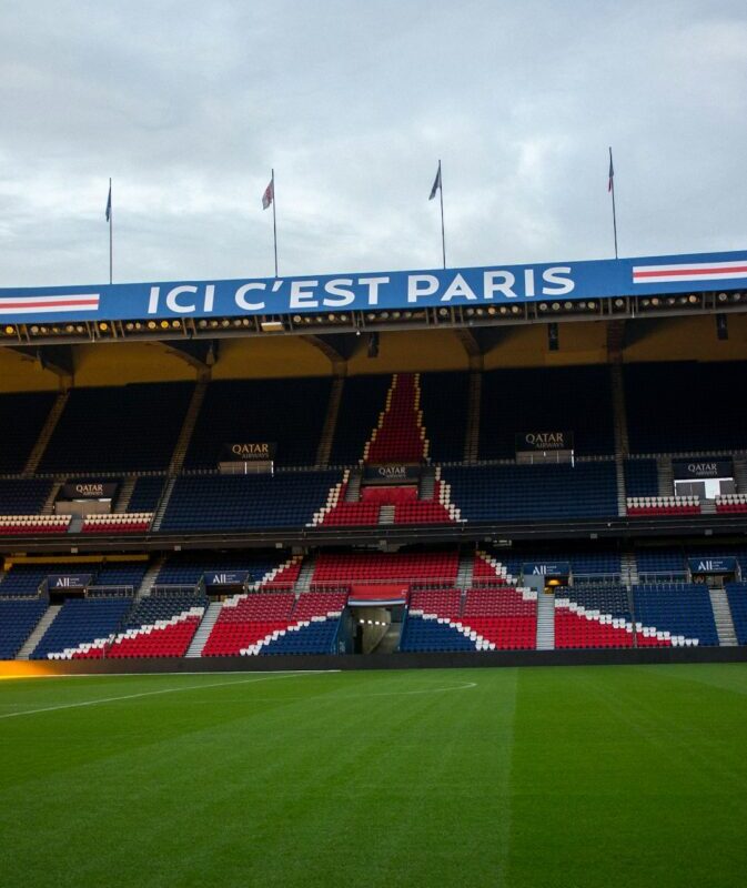 Avant la finale, une actrice X fait une offre très spéciale au gardien du PSG… et sa compagne la renvoie aux mots croisés