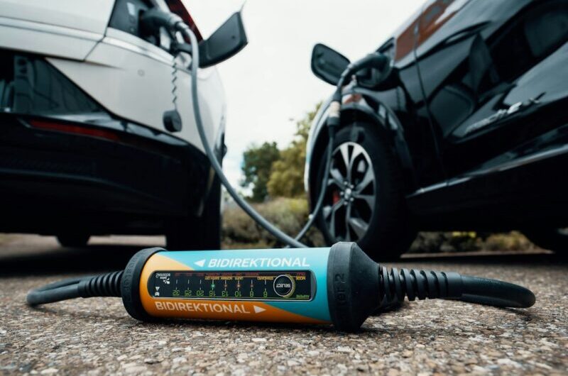 Il recharge sa Tesla au diesel en roulant : la blague qui finit très mal