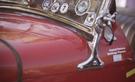 Aux 24 Heures du Mans, un pilote a roulé avec… un panneau pub sur le pare-brise