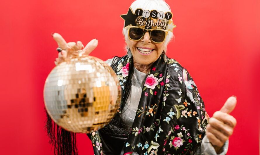 À 96 ans, elle risque l’expulsion de sa maison de retraite… parce qu’elle organise des fêtes jusqu’à 1h du matin