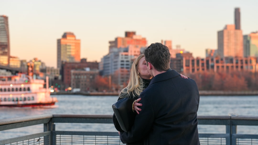 Ils se sont fiancés au sommet de l’Empire State Building… après l’avoir escaladé en douce