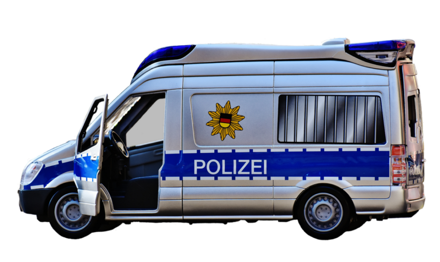 En Belgique, une fausse voiture de police en carton piège les chauffards