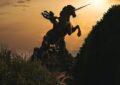 La licorne géante a disparu d’un village du Tarn… et tout le monde se chamaille