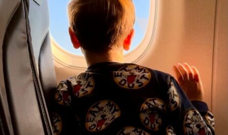 Un enfant refuse sa ceinture… et tout un avion reste au sol au Canada